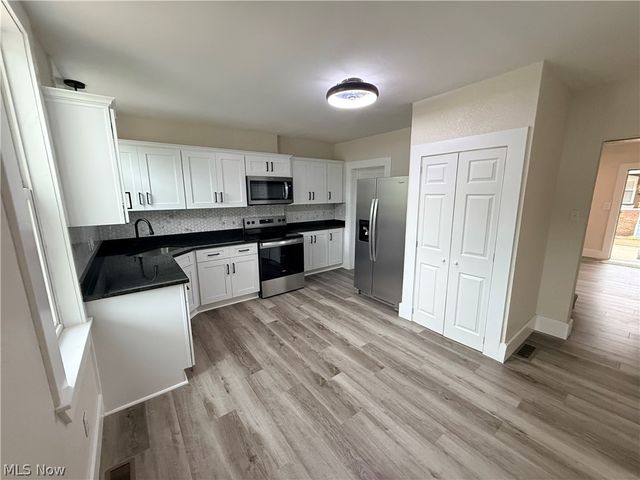 1518 Madison Avenue, Toronto, OH 43964