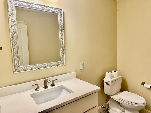 299 Cabot Street 299, Newton, MA 02460