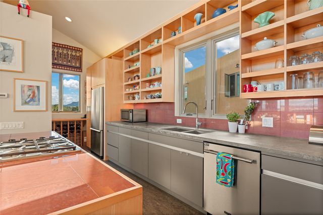 61 Camino San Cristobal, Galisteo, NM 87540
