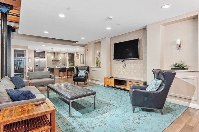130 John 213, Lowell, MA 01852