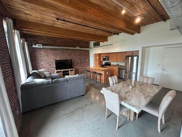 130 John 213, Lowell, MA 01852