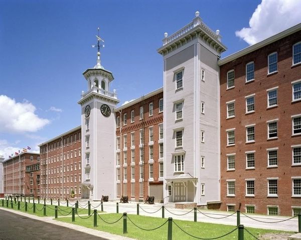 130 John 213, Lowell, MA 01852