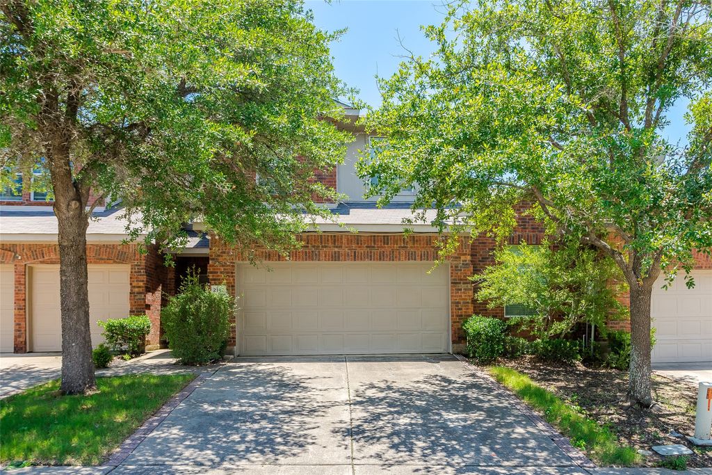 2142 Stonebrook Lane, Mesquite, TX 75181