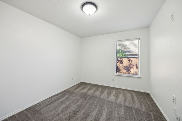1036 Hollaway Circle, Desoto, TX 75115
