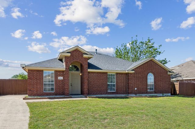 1036 Hollaway Circle, Desoto, TX 75115