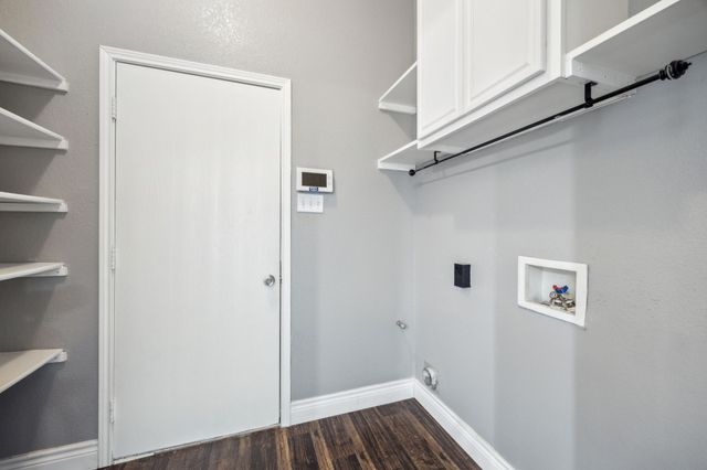 1036 Hollaway Circle, Desoto, TX 75115