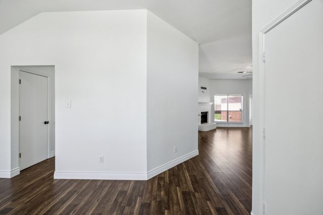 1036 Hollaway Circle, Desoto, TX 75115