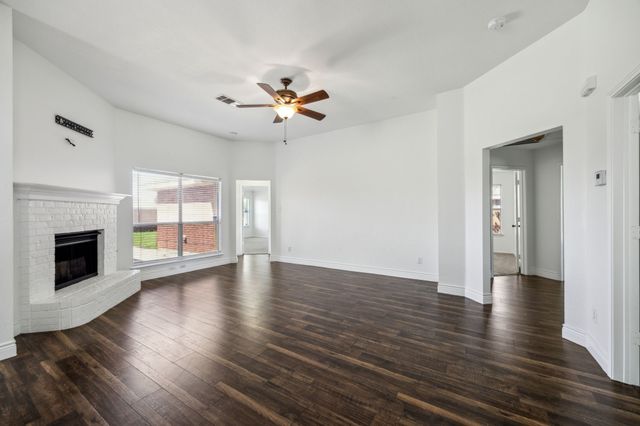 1036 Hollaway Circle, Desoto, TX 75115