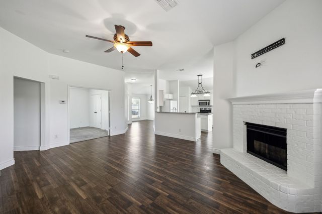 1036 Hollaway Circle, Desoto, TX 75115