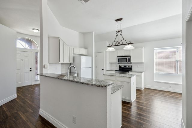 1036 Hollaway Circle, Desoto, TX 75115