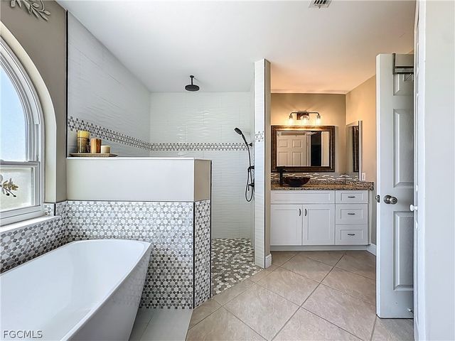 2223 SW 20th ST, Cape Coral, FL 33991