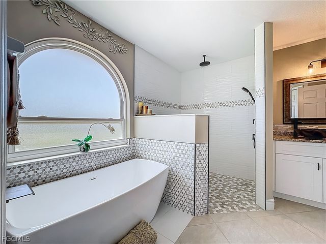 2223 SW 20th ST, Cape Coral, FL 33991