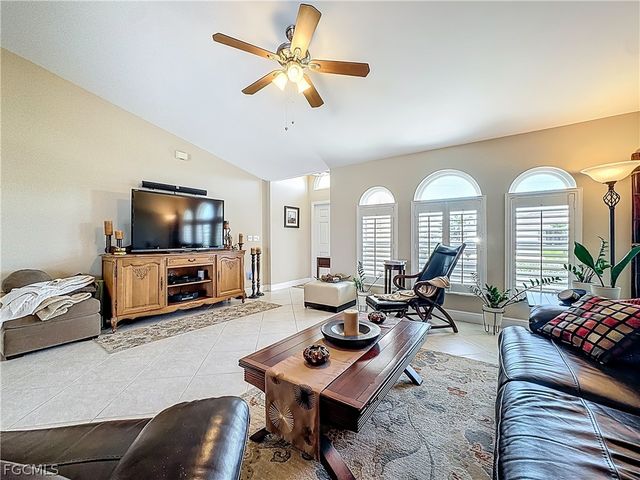 2223 SW 20th ST, Cape Coral, FL 33991