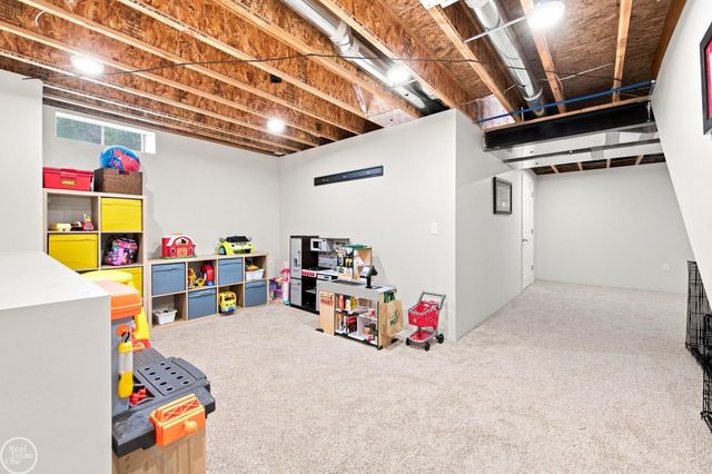 49720 E Central Park, Shelby Twp, MI 48317