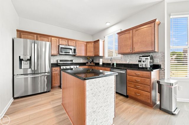 49720 E Central Park, Shelby Twp, MI 48317