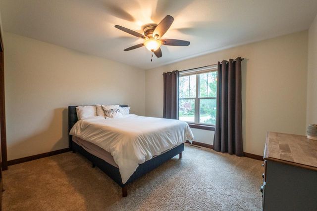 N25W27286 Fairmount COURT, Pewaukee, WI 53072