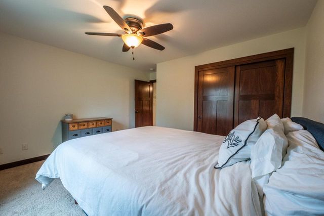 N25W27286 Fairmount COURT, Pewaukee, WI 53072