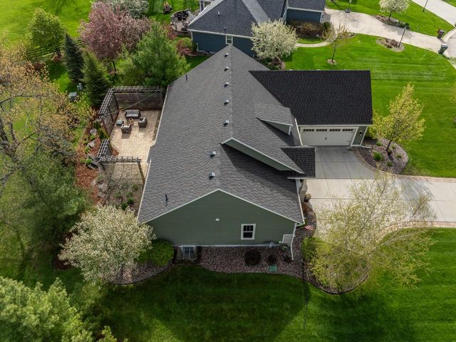 N25W27286 Fairmount COURT, Pewaukee, WI 53072