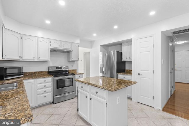 11305 WILLOWDALE DR, Germantown, MD 20876