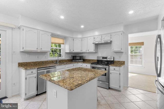 11305 WILLOWDALE DR, Germantown, MD 20876