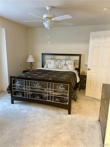 4605 Sherman Park Drive 13E, St Charles, MO 63303