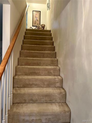 4605 Sherman Park Drive 13E, St Charles, MO 63303