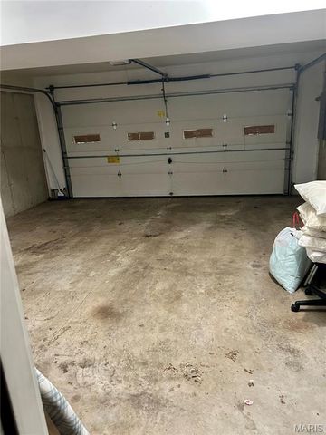 4605 Sherman Park Drive 13E, St Charles, MO 63303