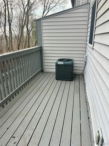 4605 Sherman Park Drive 13E, St Charles, MO 63303