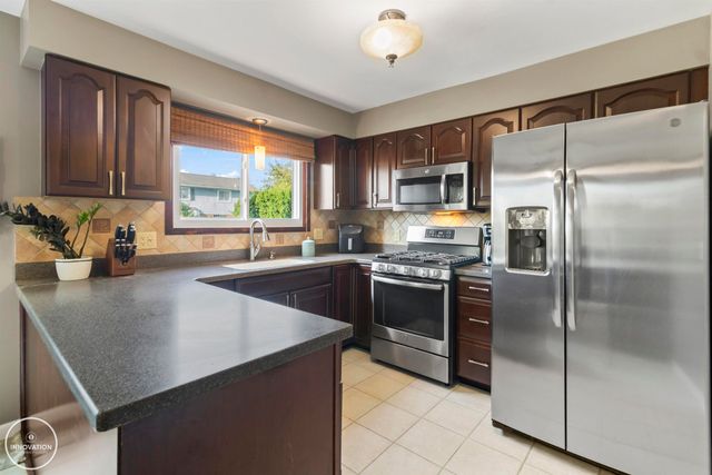 47212 Blossom Lane, Macomb Twp, MI 48044