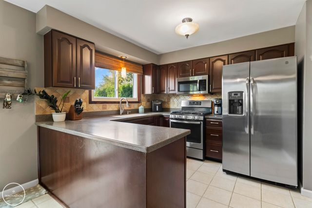 47212 Blossom Lane, Macomb Twp, MI 48044