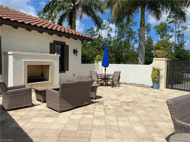 15114 Palmer Lake CIR 202, Naples, FL 34109