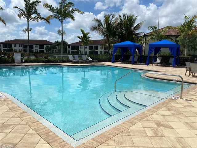 15114 Palmer Lake CIR 202, Naples, FL 34109