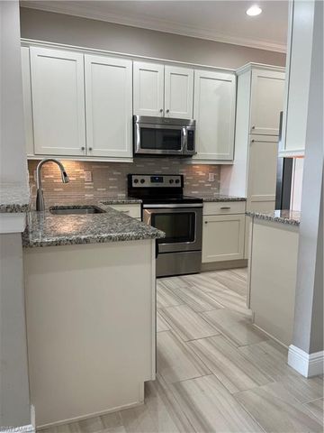 15114 Palmer Lake CIR 202, Naples, FL 34109