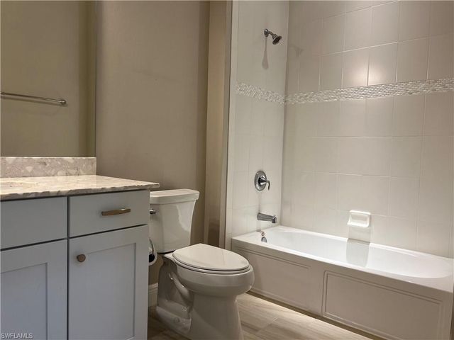 15114 Palmer Lake CIR 202, Naples, FL 34109