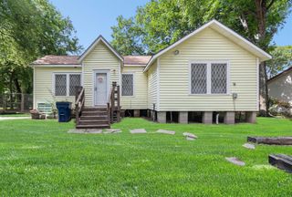 2322 1st Avenue N, Texas City, TX 77590