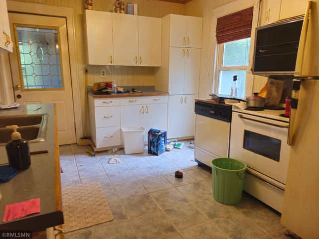 8721 Saint Croix Trail S, Hastings, MN 55033
