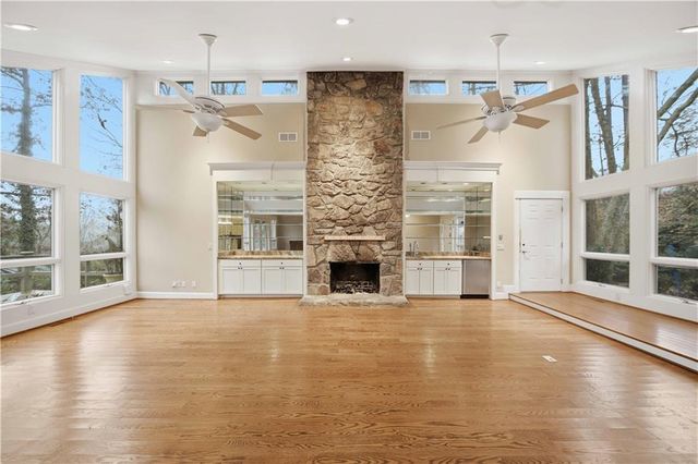 190 Valley Cove, Atlanta, GA 30350