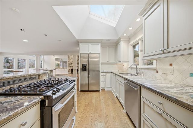 190 Valley Cove, Atlanta, GA 30350