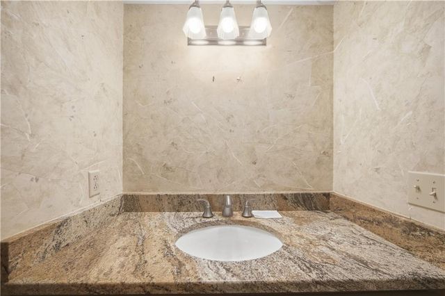 190 Valley Cove, Atlanta, GA 30350