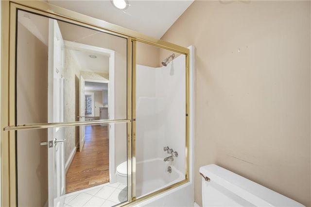 190 Valley Cove, Atlanta, GA 30350