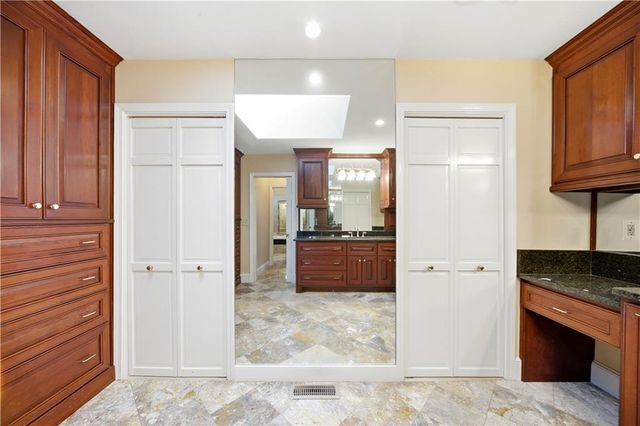 190 Valley Cove, Atlanta, GA 30350