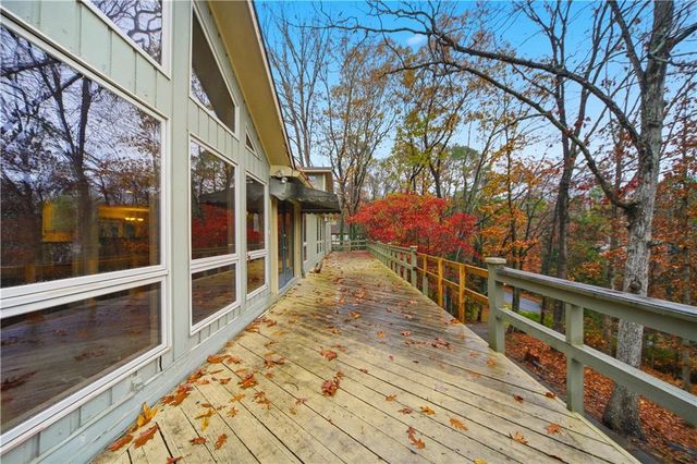 190 Valley Cove, Atlanta, GA 30350