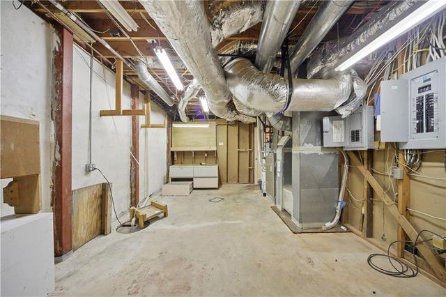 190 Valley Cove, Atlanta, GA 30350