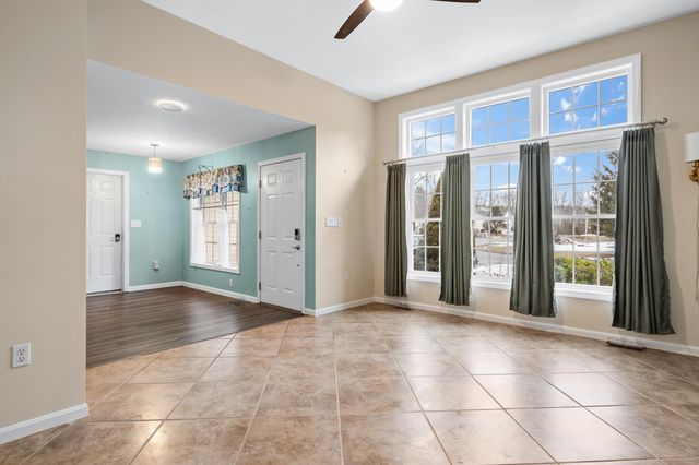 20 Lincoln Drive, Londonderry, NH 03053