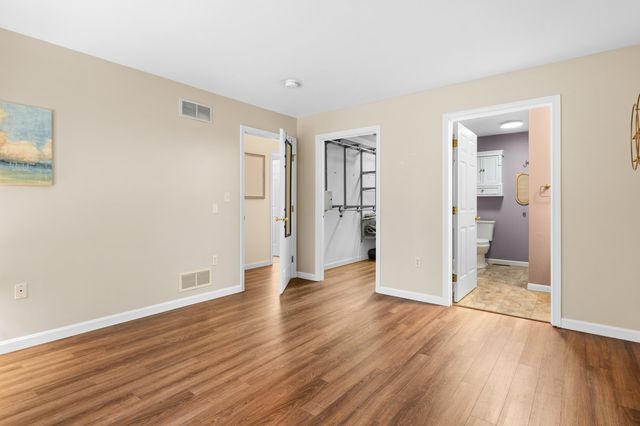 20 Lincoln Drive, Londonderry, NH 03053