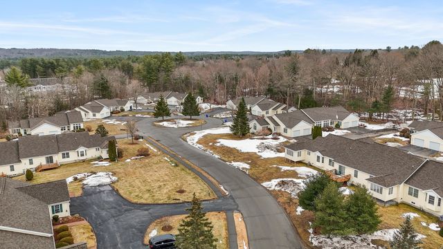 20 Lincoln Drive, Londonderry, NH 03053