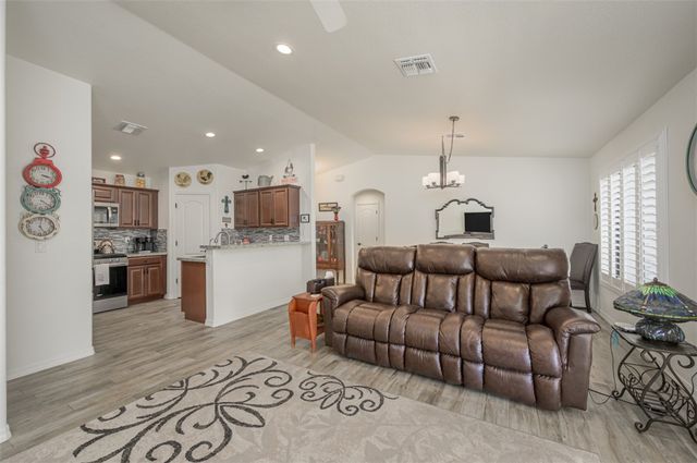 6027 S Columbia Avenue, Fort Mohave, AZ 86426