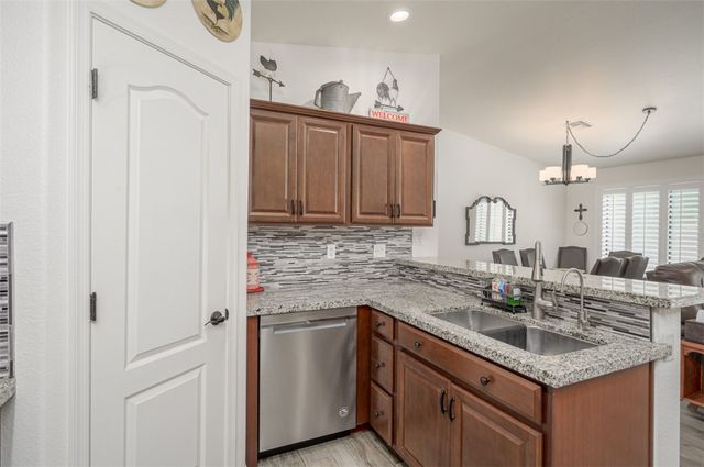 6027 S Columbia Avenue, Fort Mohave, AZ 86426