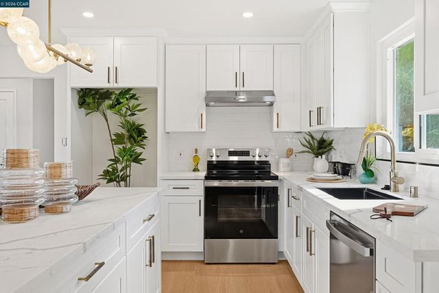 19147 Christensen Ct, Castro Valley, CA 94546