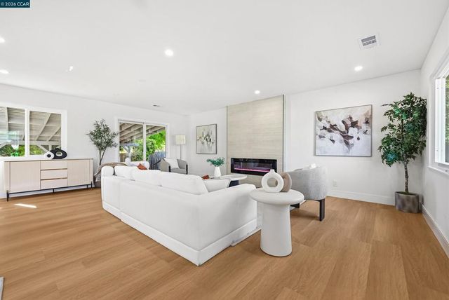 19147 Christensen Ct, Castro Valley, CA 94546